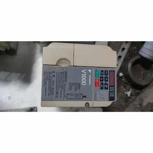 下单前咨询安川V1000变频器，2.2KW，成色漂亮，功能包好无修