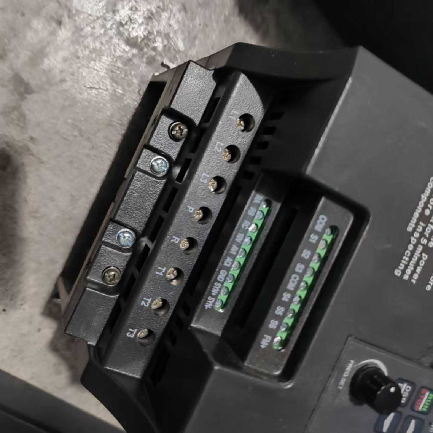变频器E310-405-H3(3.7kW)功能包好