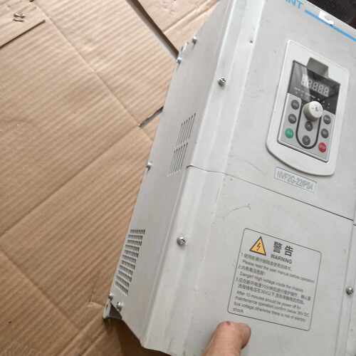 询价下单正泰变频器 NVF2G-22/PS4