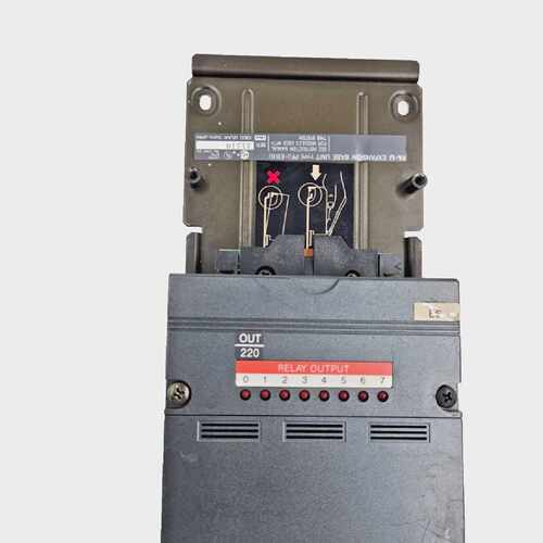 IDEC FA-1J BASE UNIT TYPE PFJ-EB1U RELAY OUTPUT FAST SHIPPIN