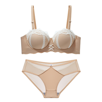 维多利亚纯欲内衣小胸显大不空杯