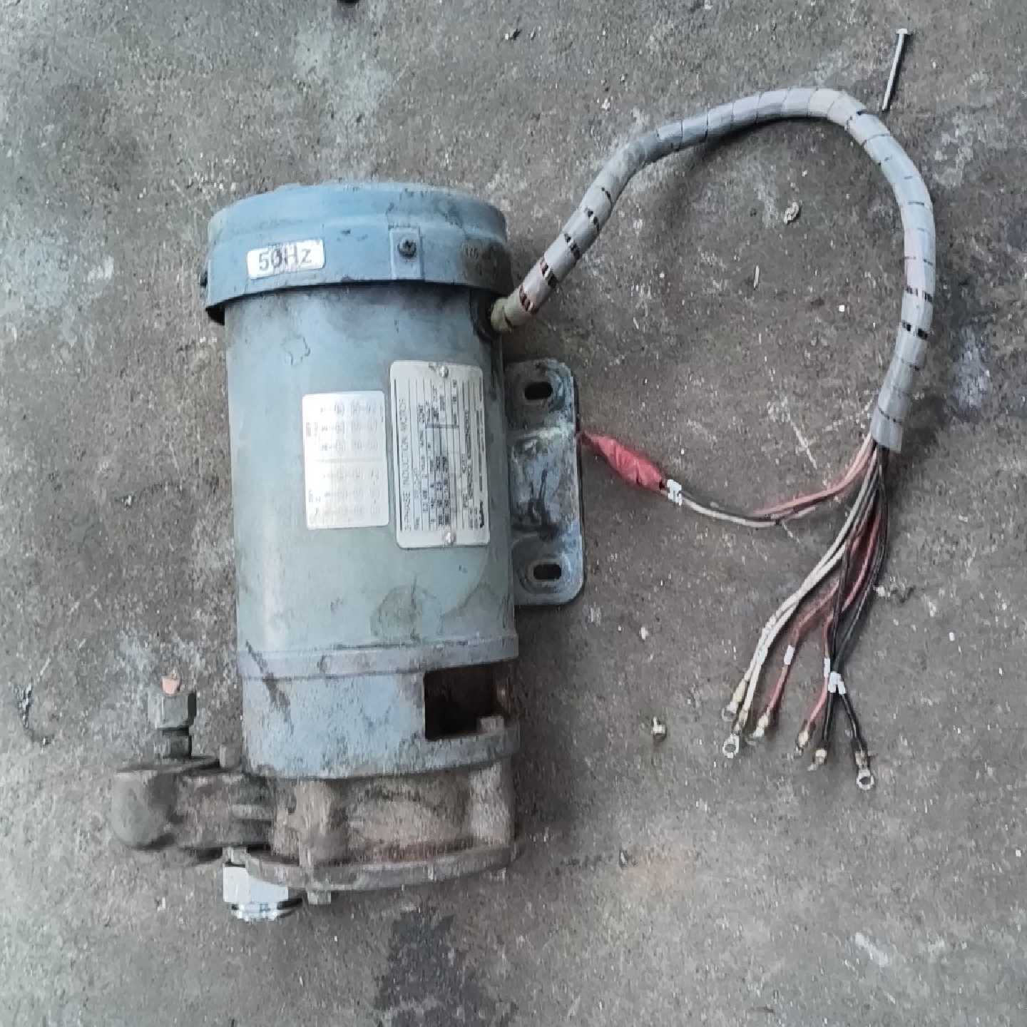 松井模温机水泵NIDEC，FELQ-8T电动机0.3KW，拆图片