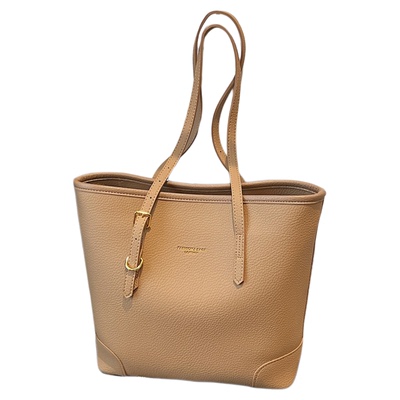 实用主义者爱用的简约百搭托特包