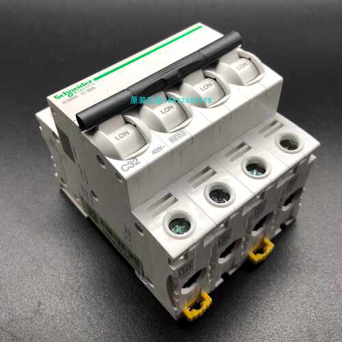 议价施耐德 A9F18403断路器IC65N 4P 3A C原装正品