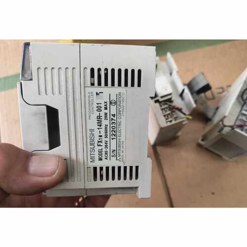 议价三菱FX1N14MR一个FX2N2AD一个FX2N维修