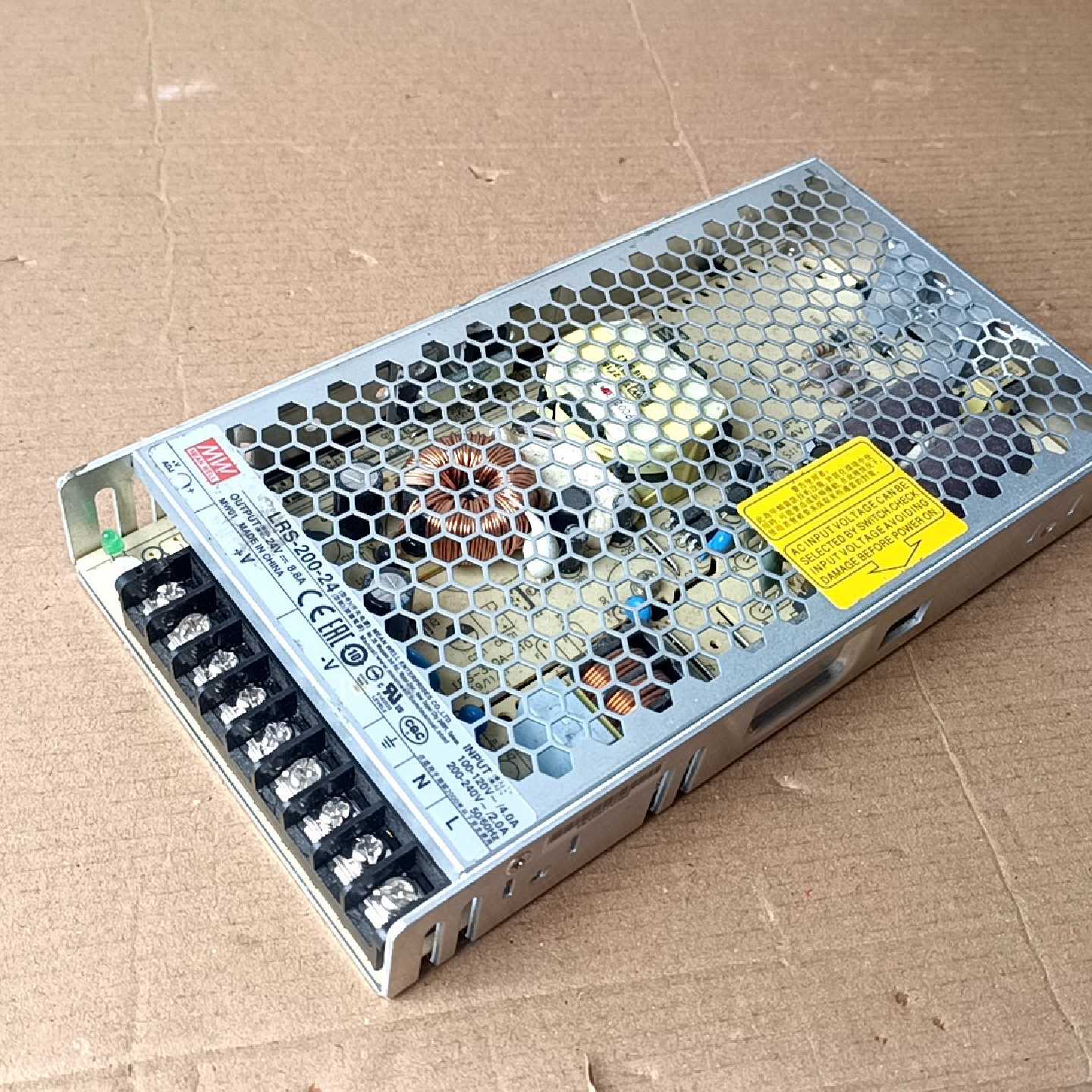 溢价-铭纬LRS-200-24开关电源,24V,200W,8.8A