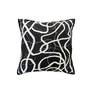 Texdream态度 红与黑 滩羊毛抱枕客厅现代设计款靠垫沙发皮草枕套