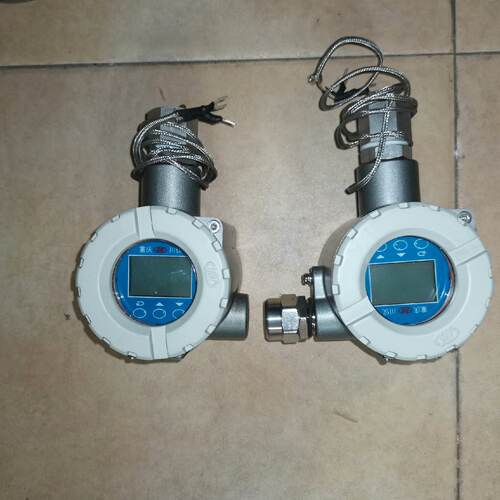 溢价-重庆川仪温度变送器SBWR2S9N1两台成色新