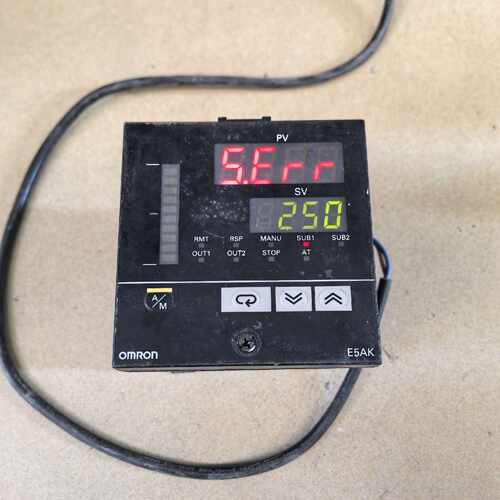 【询价】温控器，型号 E5AK-AA2B，，成色如图所适用