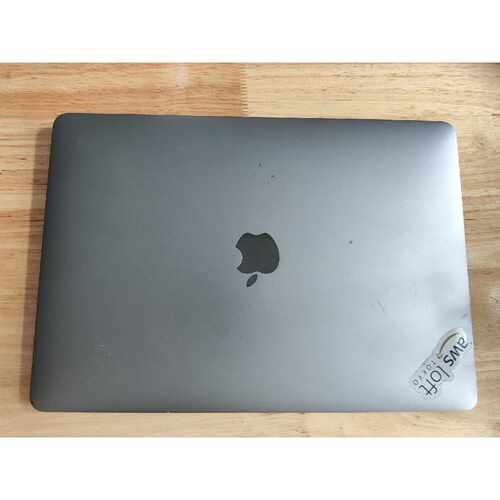 溢价-macbookpro2019款13寸配件机屏幕贴膜成色
