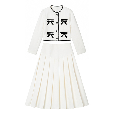 白色小香风套装外套百褶裙两件套
