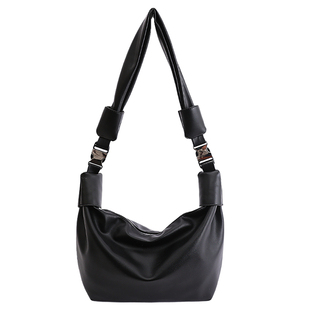 轻奢女式大包松驰感慵懒风斜挎包简约百搭通勤包高质感旅行休闲包