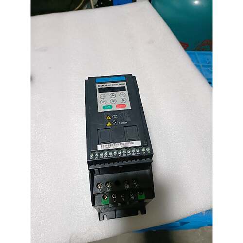变频器，750瓦，MD200S0.75，成色新，-询价