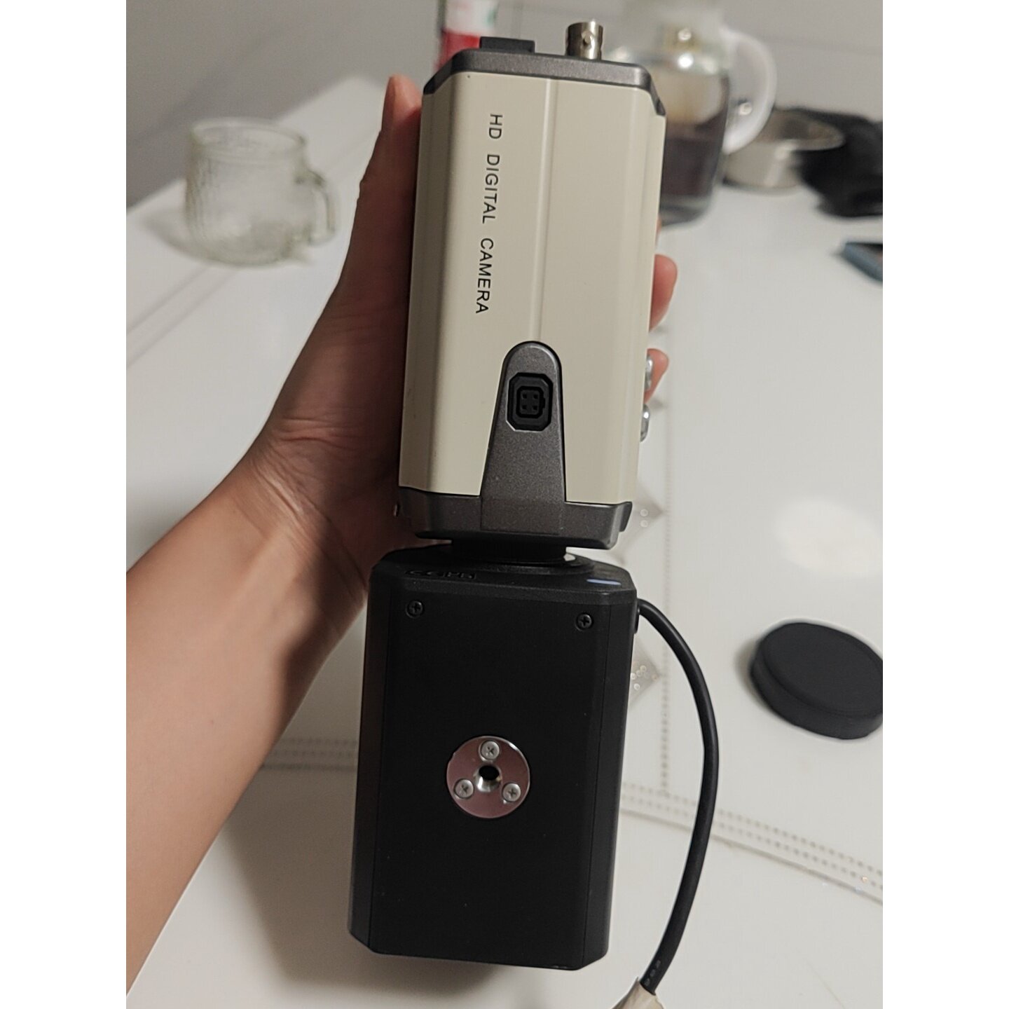 议价模拟工业枪机，带电动变焦，12V供电，CVBS视频输