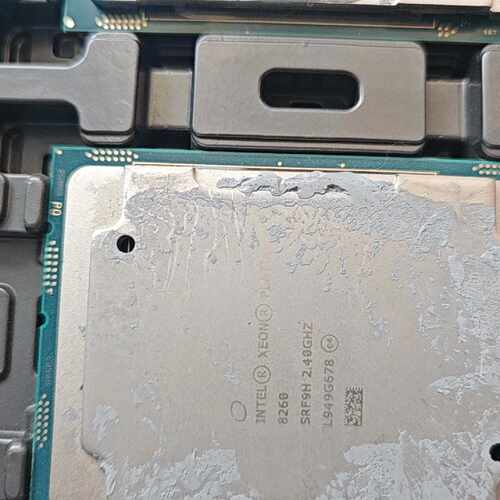 询价-8260CPU  正式版，3颗，成色如图，