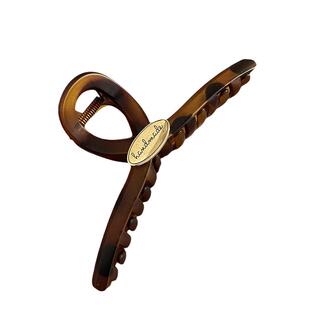 玳瑁色金标字母抓夹女新款简约大气高级感气质盘发鲨鱼夹发夹头饰