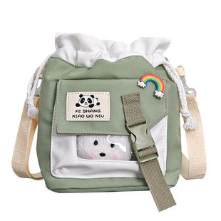 可爱小包包女斜挎包日系新款少女小众吧唧痛包学生帆布单肩水桶包