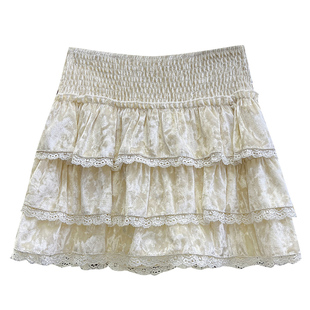 春季蕾丝花边丝绒短裙半身裙女春天束腰杏色短款荷叶边蛋糕裙裙子