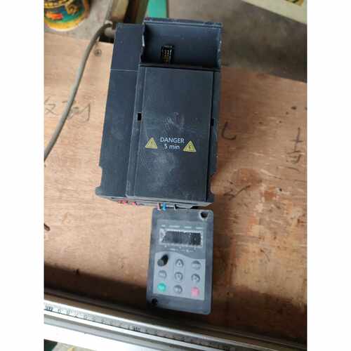 询价下单出售AD600-2R2G-T4-B变频器，2.2KW，三相3