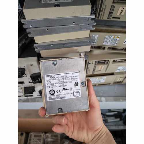 询价-安川SGDV-2R9E11A伺服驱动器，日本原装进口，30W