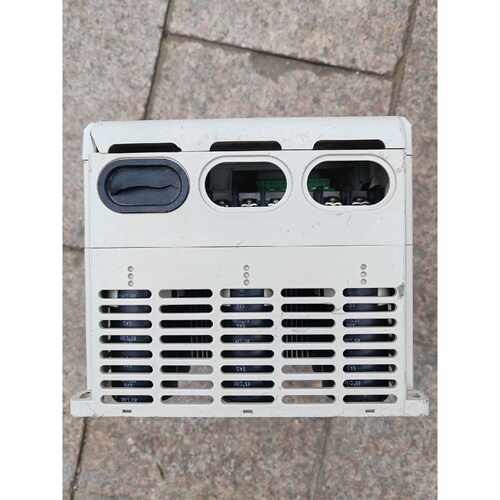 议价艾克特变频器AT500T3018G022PBV01维修