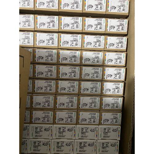 在线议价施耐德全新原装正品ZB4BZ105按钮底座，现货，是一个