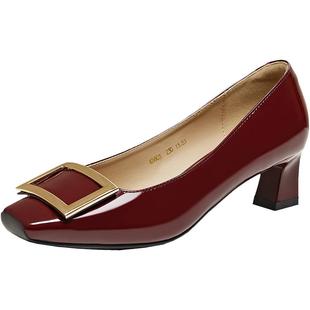 百思图2026春新款气质通勤方扣红色婚鞋粗跟女高跟鞋单鞋K5803AQ6