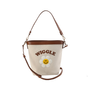 wigglewiggle26年春夏新款休闲水桶包单肩斜挎包新款女通勤托特包