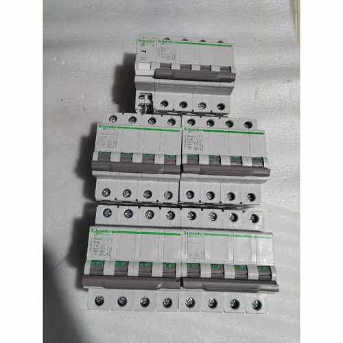 OSMC32N4C16 施耐德智能断路器 4P C16 电路保护 配电控制