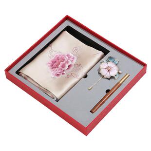 成都蜀绣手工刺绣桑蚕丝围巾绒花胸针套装礼盒送妈妈婆婆会议礼品