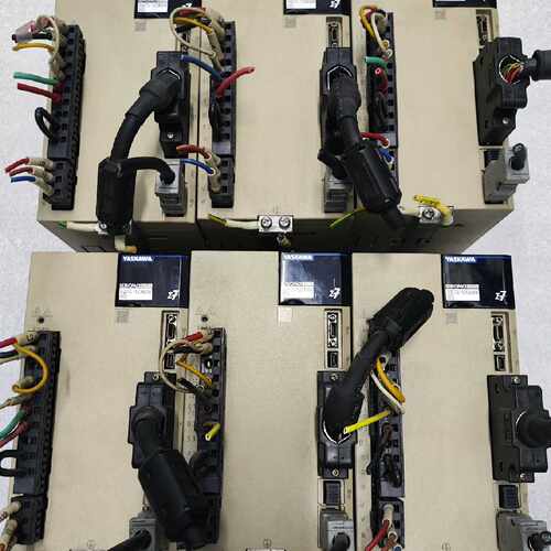溢价-SGD7S-120A00A002，安川1.5kw伺服驱动器，