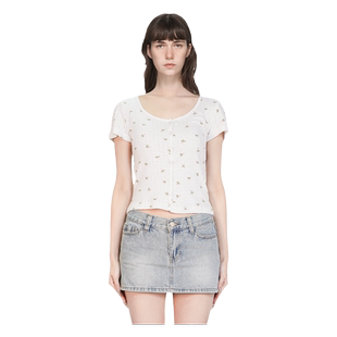 BM短袖t恤女2026新款碎花六粒扣开衫设计感小众短款露脐纯欲上衣