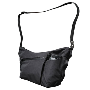 新款男士单肩包休闲便携斜挎包男生大容量尼龙通勤运动旅行月牙包