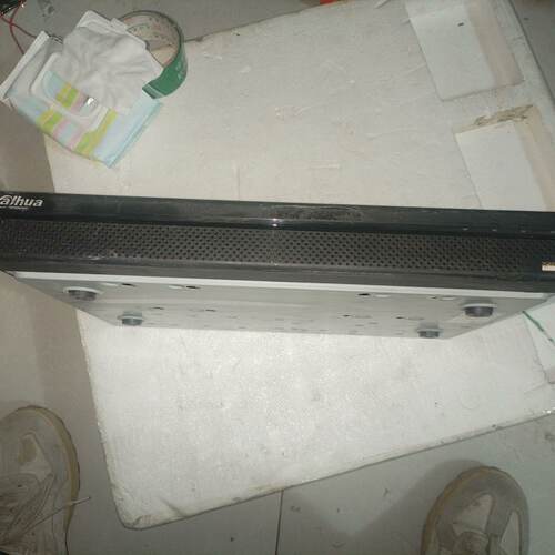 【请询价】DH-NVR4232 双盘位 功能正常， 实物图拍摄