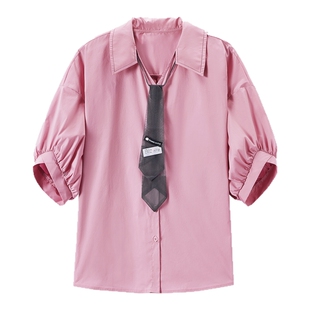 爱居兔春季灰粉色搭配灰色网纱领带时尚减龄中袖衬衫