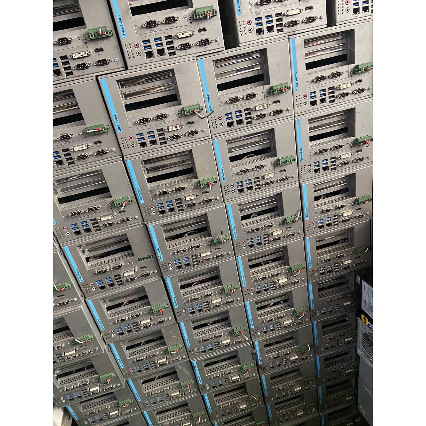 100台 UNO-3000G 4G内存 500G 或者询价