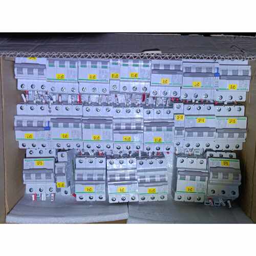 (议价)断路器3PO32N3C10实物