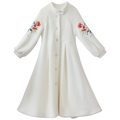 裙摆式风衣毛绒外套女秋冬白色仙