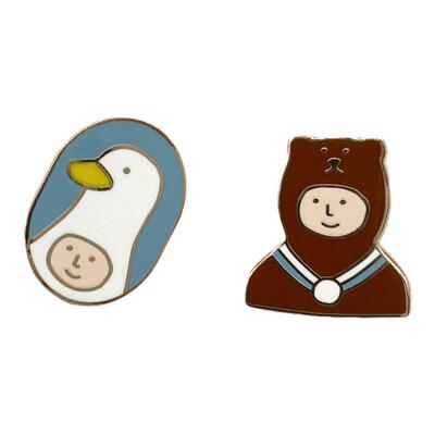 韩国胸针森林熊与徽章
