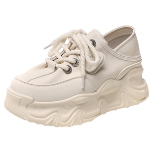 小白鞋女款2026新款春秋百搭厚底内增高软底不累脚休闲板鞋显脚小