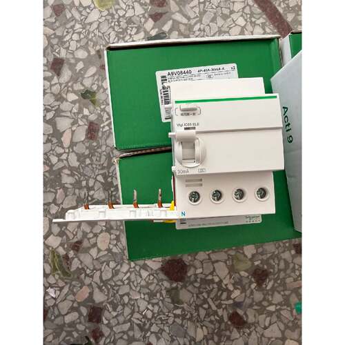 全新 Vigi iC65 ELE 4P40A 漏电附件—议价