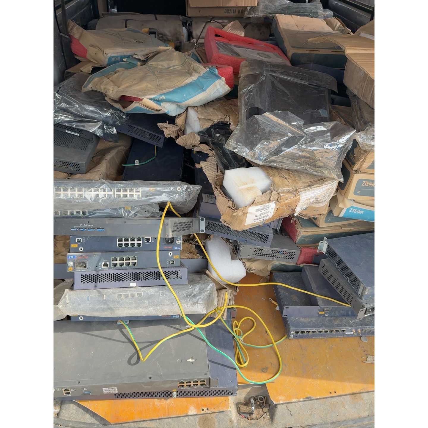 议价一车全新交换机中兴烽火牌子的要的联系打包优惠可维修