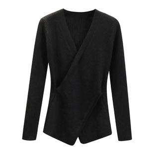 交叉毛衣设计感女小众V领上衣大码不规则内搭针织打底衫胖mm秋冬