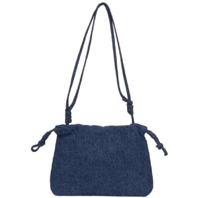 商场同款女士褶皱云朵肩挎包