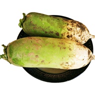 新疆凉拌青萝卜小时候的生吃萝卜