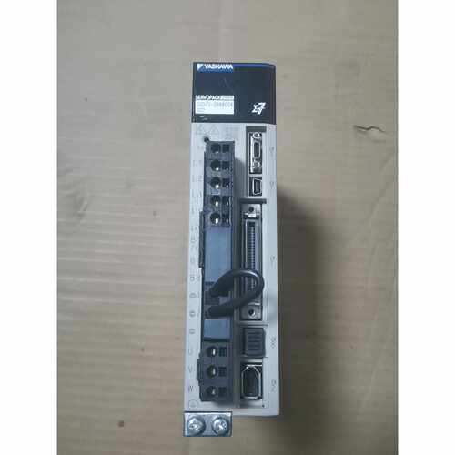 议价400W7系伺服驱动SGD7S2R8A00A0维修
