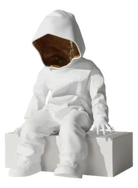 现代轻奢神秘人物抽象男孩摆件