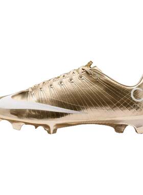 Nike金色CR7签名球鞋C罗限量款