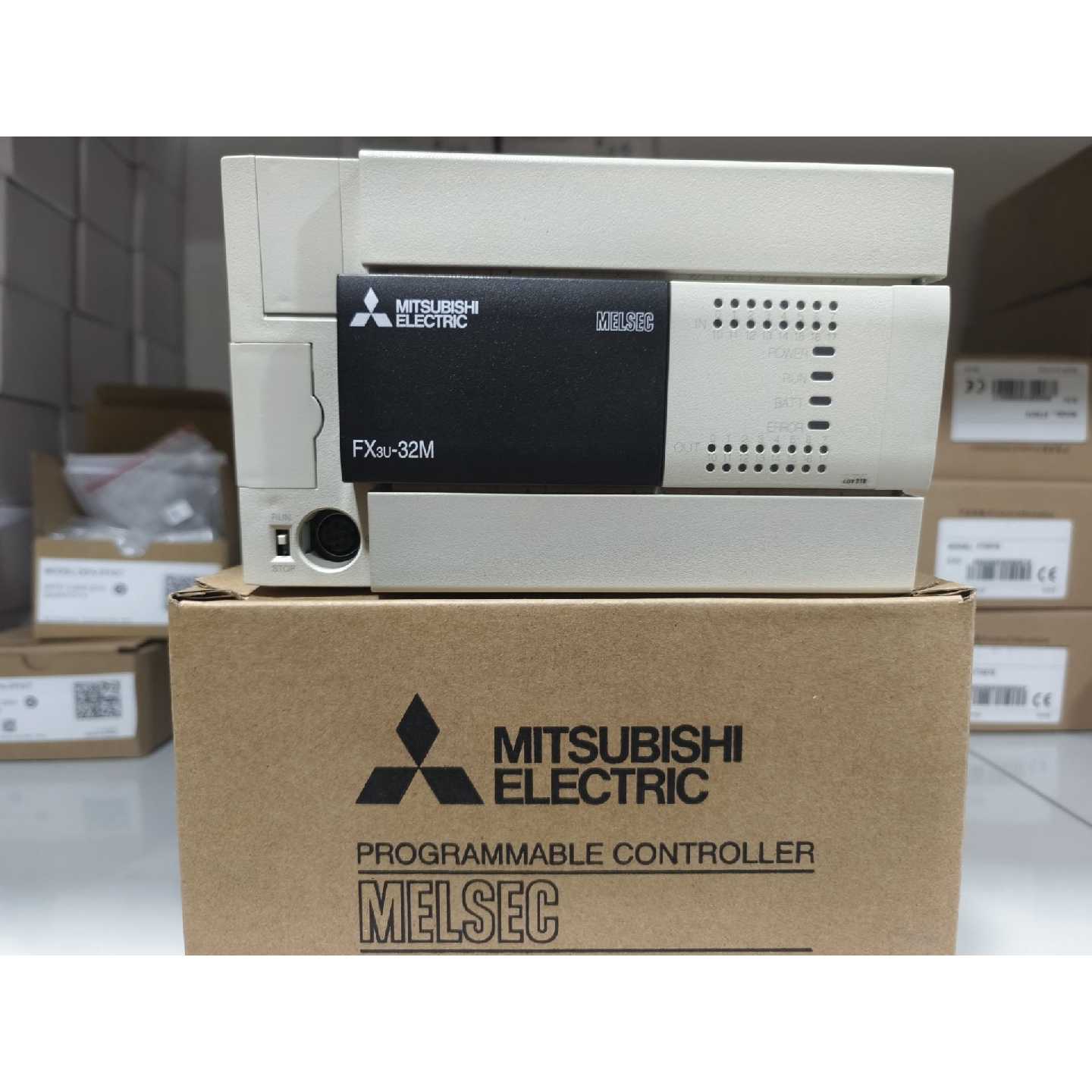 议价三菱原装PLC全新FX3U-16/32/48/64/80/128MR/MT/ES-A可程式设 - 实物图