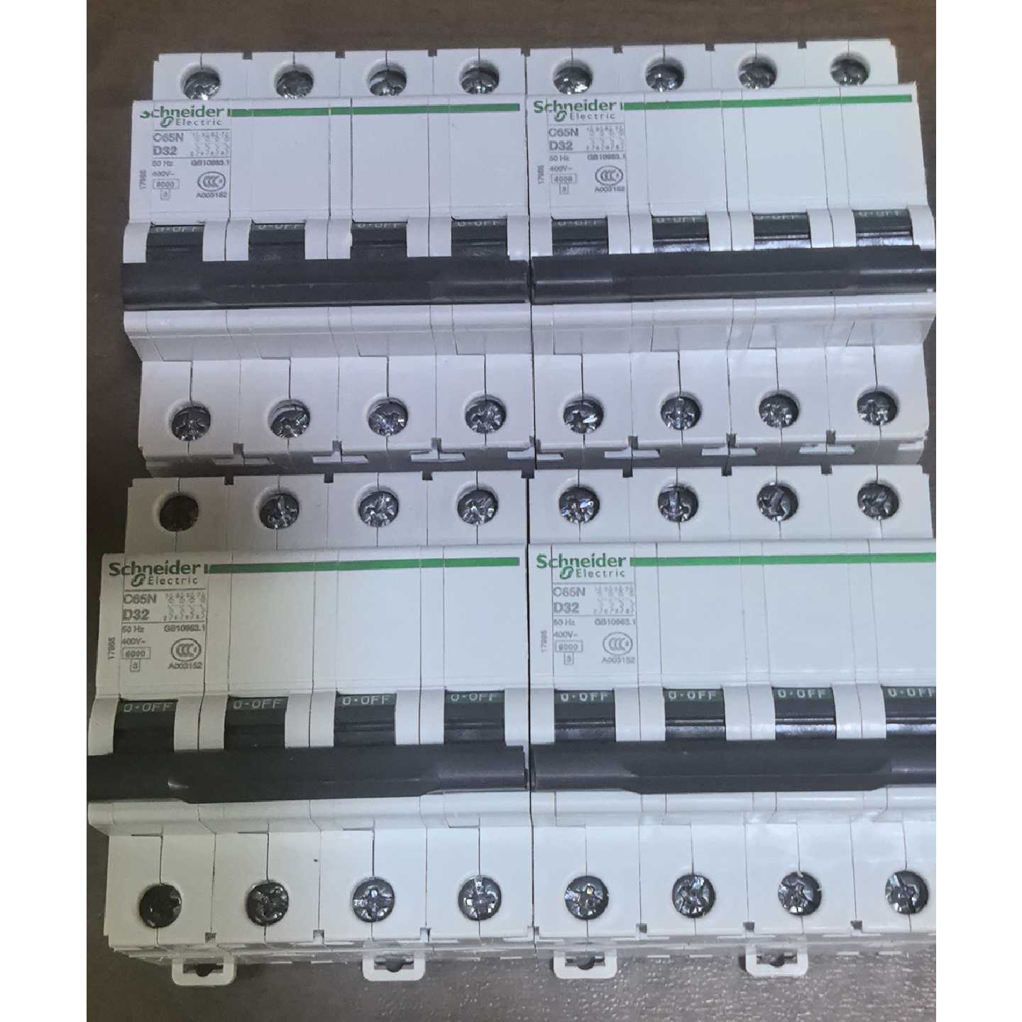 〔议价-可维修〕施耐德 C65N 系列微型断路器 4P D32A 功能包